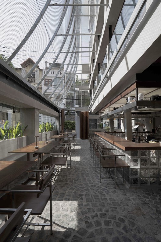 Ts VEIL Restaurant / KHOA VU  - Image 7 of 21