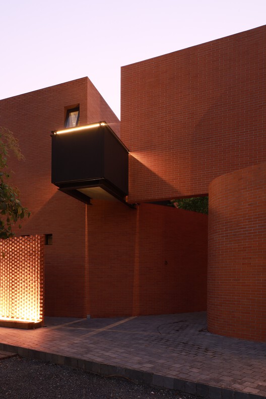 Brick Journey / Volume Matrix studio - Interior Photography