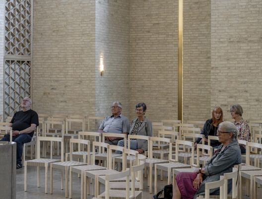 Højvangen Church / Henning Larsen + espen surnevik - Interior Photography, Chair