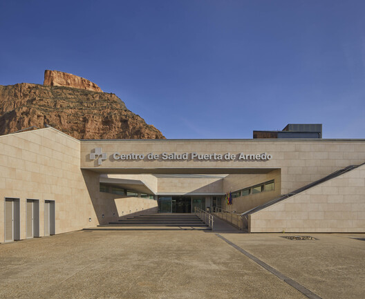 The Benefits of Extruded Tile Technology in Modern Architecture - Image 10 of 13