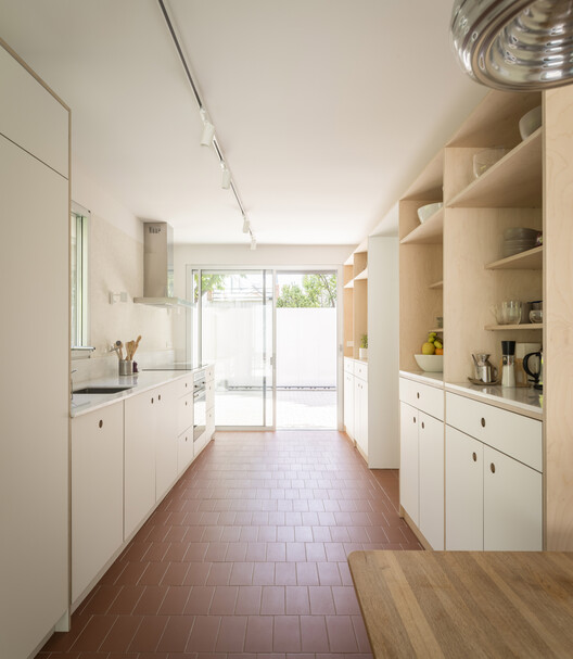 The Benefits of Extruded Tile Technology in Modern Architecture - Image 5 of 13