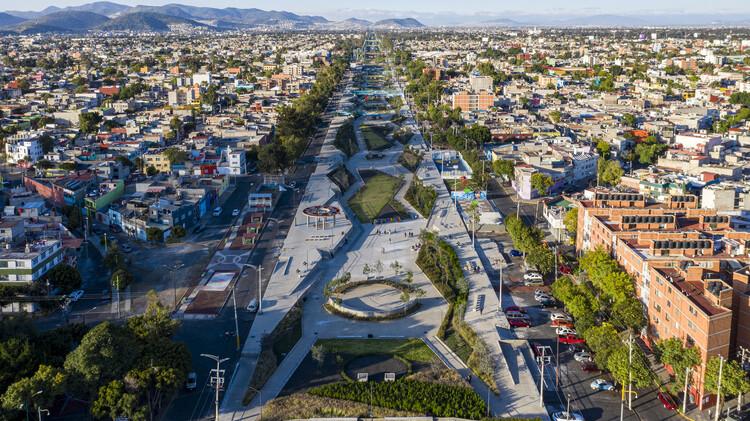 Heat Resilient Design: How City Leaders Use Building Materials to Fight Urban Heat - Image 8 of 13