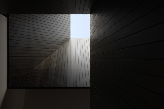Re-folded House / Mcleod Bovell Modern Houses - Image 15 of 35