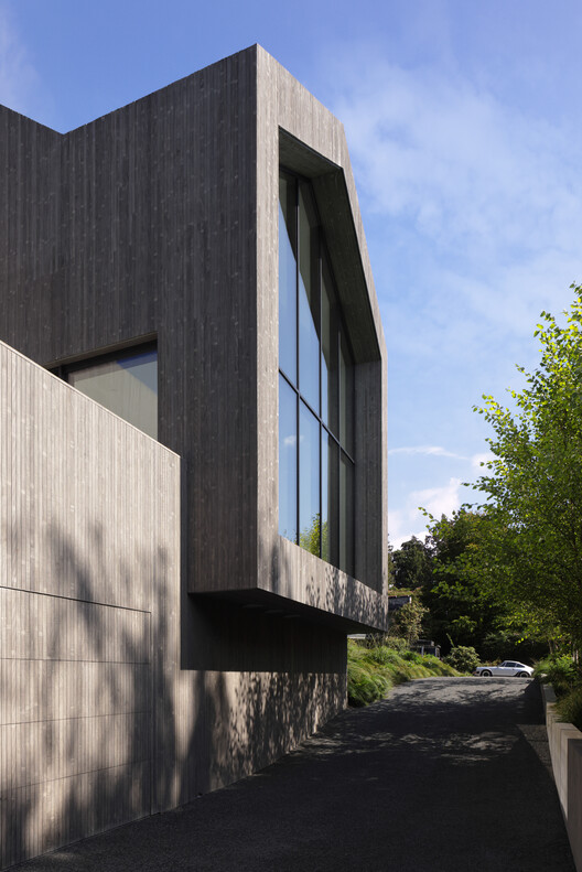 Re-folded House / Mcleod Bovell Modern Houses - Exterior Photography, Concrete
