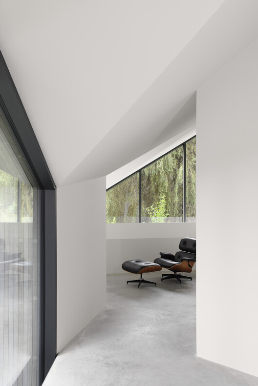 Re-folded House / Mcleod Bovell Modern Houses - Interior Photography, Concrete