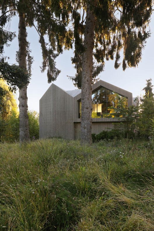 Re-folded House / Mcleod Bovell Modern Houses - Exterior Photography