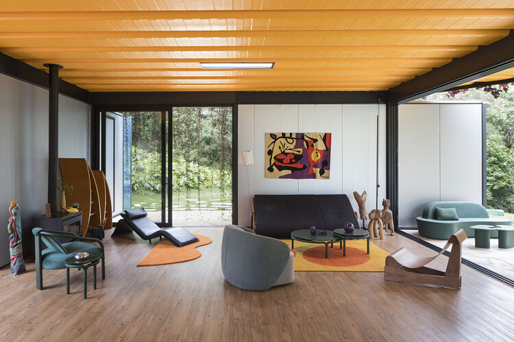 Casa Ibiúna / Rodrigo Ohtake Arquitetura e Design - Fotografía interior, Sala de estar, Madera, Mesas, Iluminación, Sillas