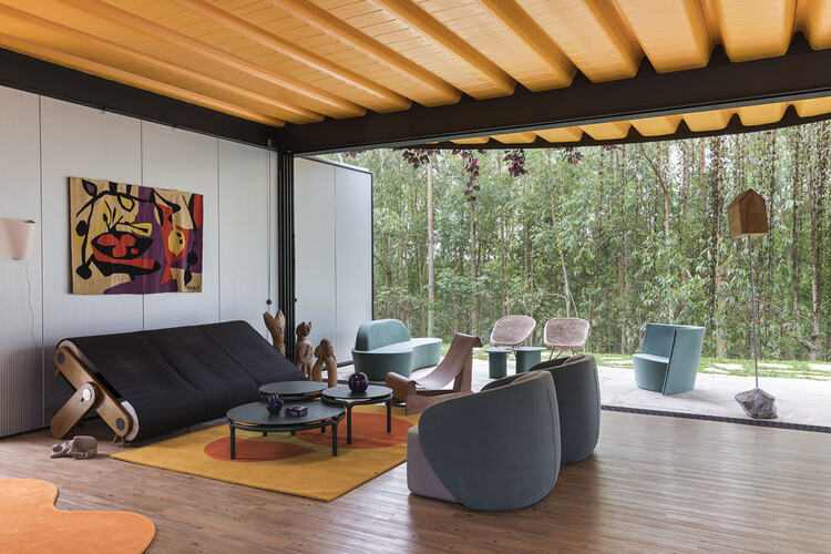 Casa Ibiúna / Rodrigo Ohtake Arquitetura e Design - Fotografía interior, Sala de estar, Mesas, Sillas