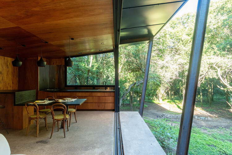 Casa en el bosque / MALVINA ZAYAT estudio de arquitectura - Fotografía interior, Madera, Vidrio, Fijación Vigas