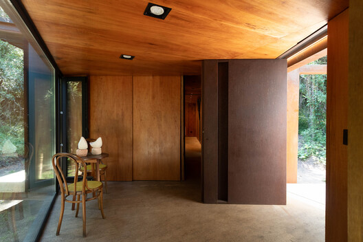 Casa en el bosque / MALVINA ZAYAT estudio de arquitectura  - Fotografía interior, Madera, Puerta