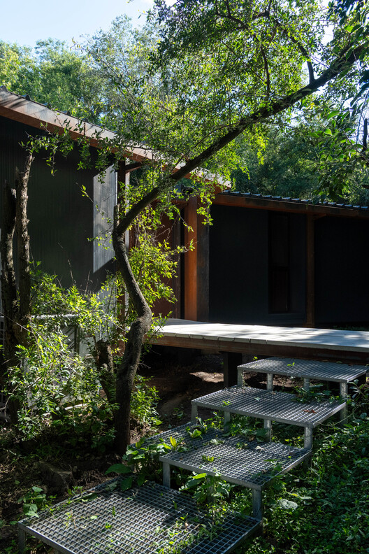 Casa en el bosque / MALVINA ZAYAT estudio de arquitectura  - Fotografía exterior, Madera