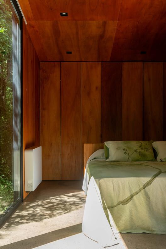 Casa en el bosque / MALVINA ZAYAT estudio de arquitectura  - Fotografía interior, Dormitorio, Madera