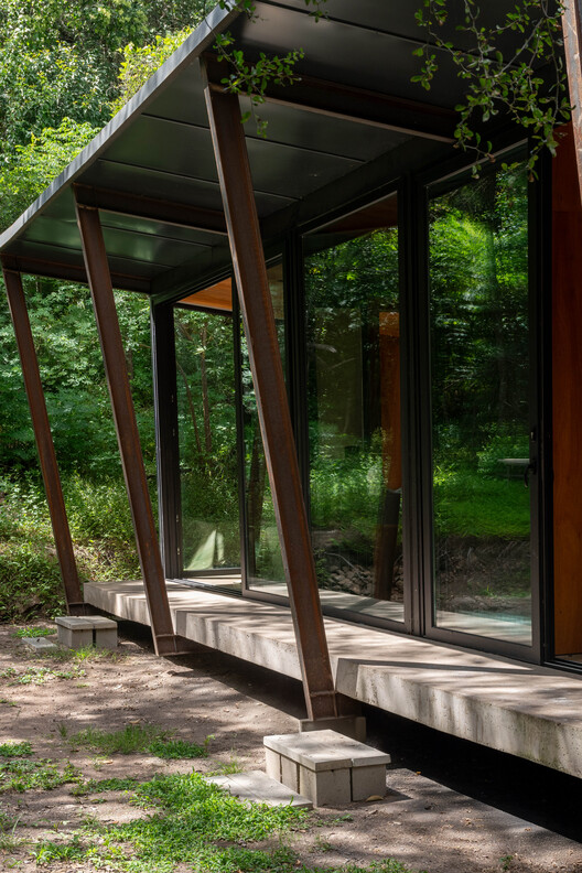 Casa en el bosque / MALVINA ZAYAT estudio de arquitectura - Imagen 3 de 46