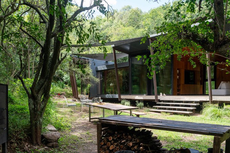 Casa en el bosque / MALVINA ZAYAT estudio de arquitectura - Fotografía exterior, Madera, Jardín