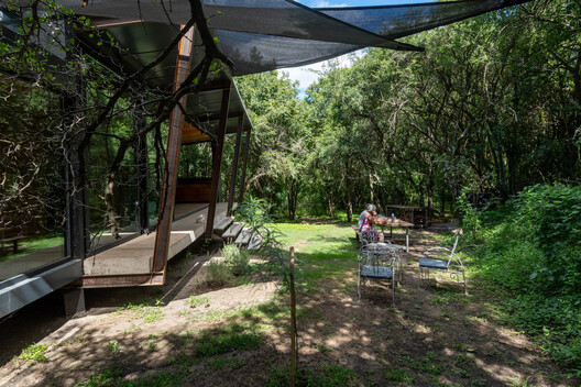 Casa en el bosque / MALVINA ZAYAT estudio de arquitectura  - Imagen 22 de 46