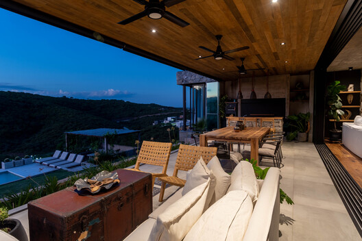 Casa La Deseada / Claudia Notari - Fotografía interior, Sillas, Balcón