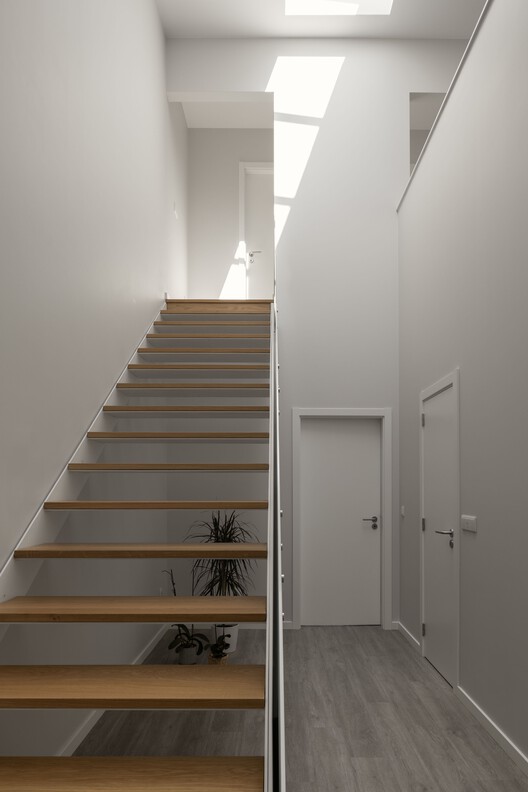 Casa Pinhal Conde da Cunha / Estúdio AMATAM - Fotografia de Interiores, Escada, Madeira, Corrimão