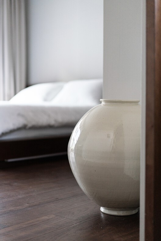 Gogyeol Mungyeong Guesthouse / Gogyeol Architects - Interior Photography, Bedroom, Wood