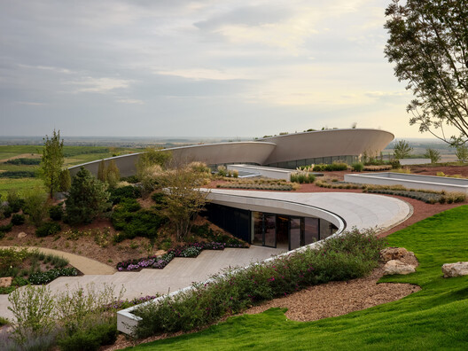 Tokaj Sauska Winery / BORD Architectural Studio + Tihany Design