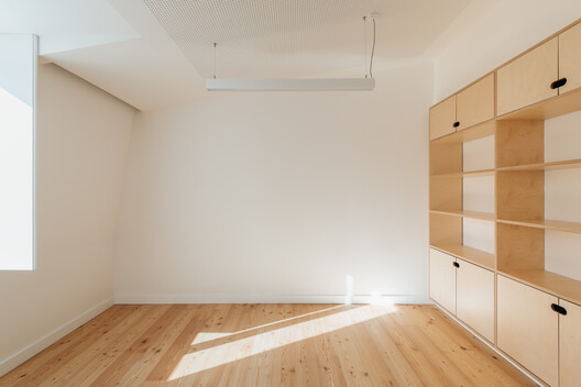 Casa Acreditar Lisboa / ALA.rquitectos - Imagem 15 de 44