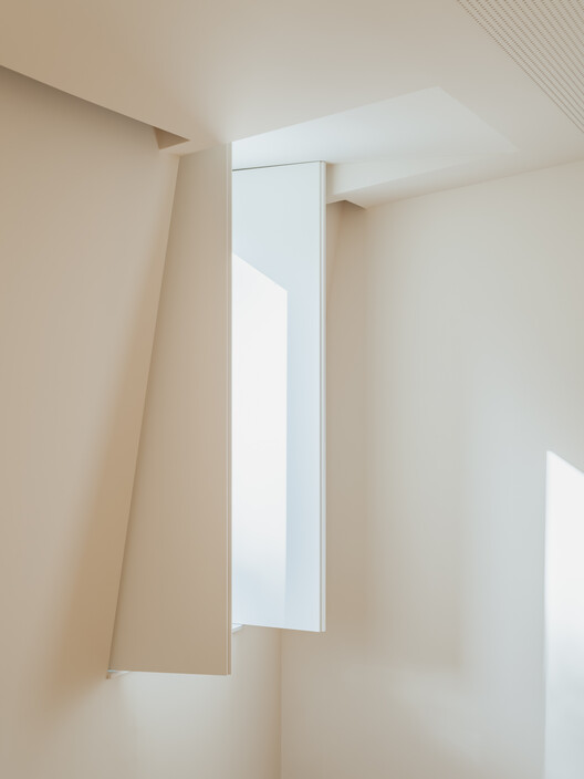 Casa Acreditar Lisboa / ALA.rquitectos - Imagem 13 de 44