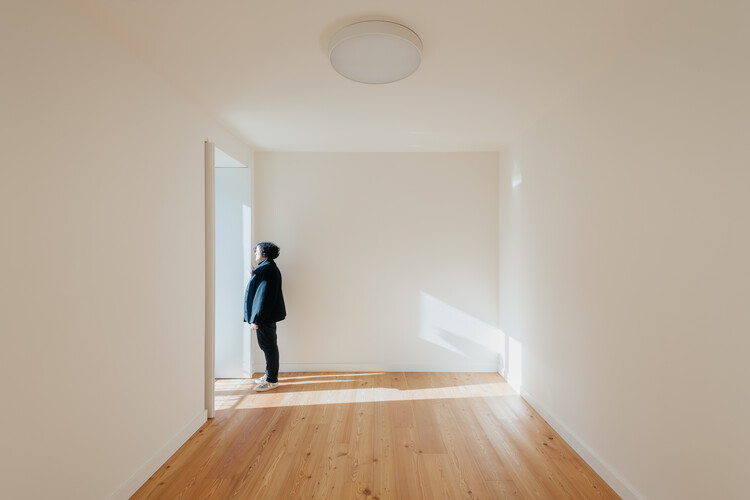 Casa Acreditar Lisboa / ALA.rquitectos - Fotografia de Interiores, Madeira