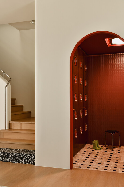 16 Crimson Unfold Apartment / Wuuu Studio - Interior Photography, Wood