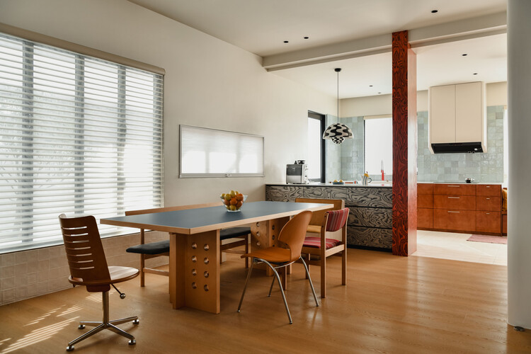 16 Crimson Unfold Apartment / Wuuu Studio - Interior Photography, Wood, Table, Chair, Lighting, Glass