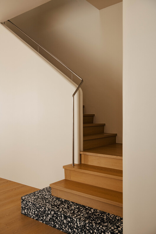 16 Crimson Unfold Apartment / Wuuu Studio - Image 16 of 24