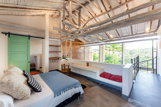 Loft Saja / Andrés Rubio Téllez Arquitecto - Fotografía interior, Dormitorio, Madera, Camas, Iluminación, Fijación Vigas