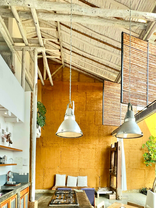 Loft Saja / Andrés Rubio Téllez Arquitecto - Fotografía interior, Madera, Iluminación, Fijación Vigas, Sillas