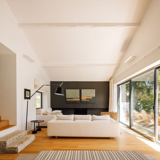 Casa Pinhal SS & RV / João Tiago Aguiar, Arquitectos - Fotografia de Interiores, Sofá, Iluminação, Mesa, Cadeira