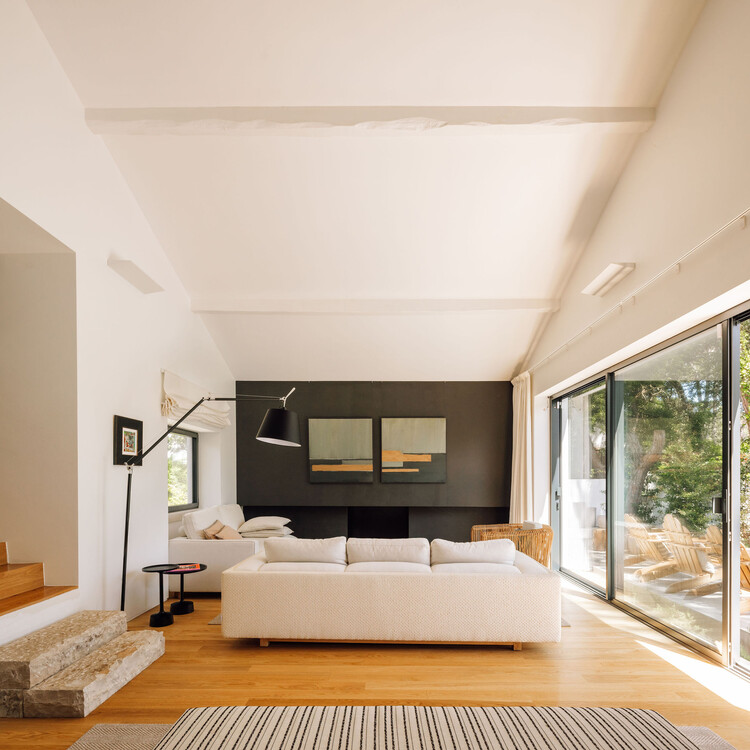Casa Pinhal SS & RV / João Tiago Aguiar, Arquitectos - Fotografia de Interiores, Sofá, Iluminação, Mesa, Cadeira