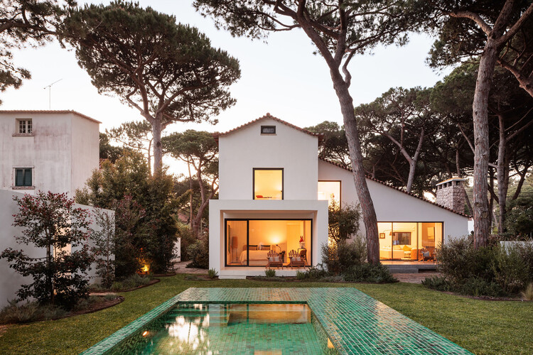 Casa Pinhal SS & RV / João Tiago Aguiar, Arquitectos - Fotografia de Exterior, Fachada, Porta, Jardim