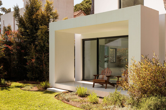 Casa Pinhal SS & RV / João Tiago Aguiar, Arquitectos - Fotografia de Interiores, Porta, Jardim