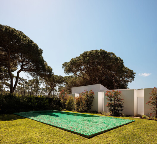 Casa Pinhal SS & RV / João Tiago Aguiar, Arquitectos - Fotografia de Exterior, Jardim