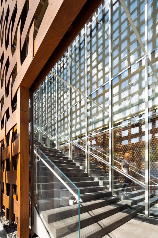 Material Matchmaking: When Wood Engages with Contemporary Counterparts - Image 19 of 19