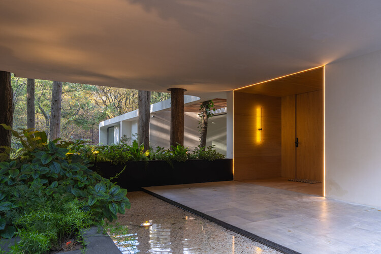 Casa LAI / BROISSIN - Fotografía interior, Madera, Concreto
