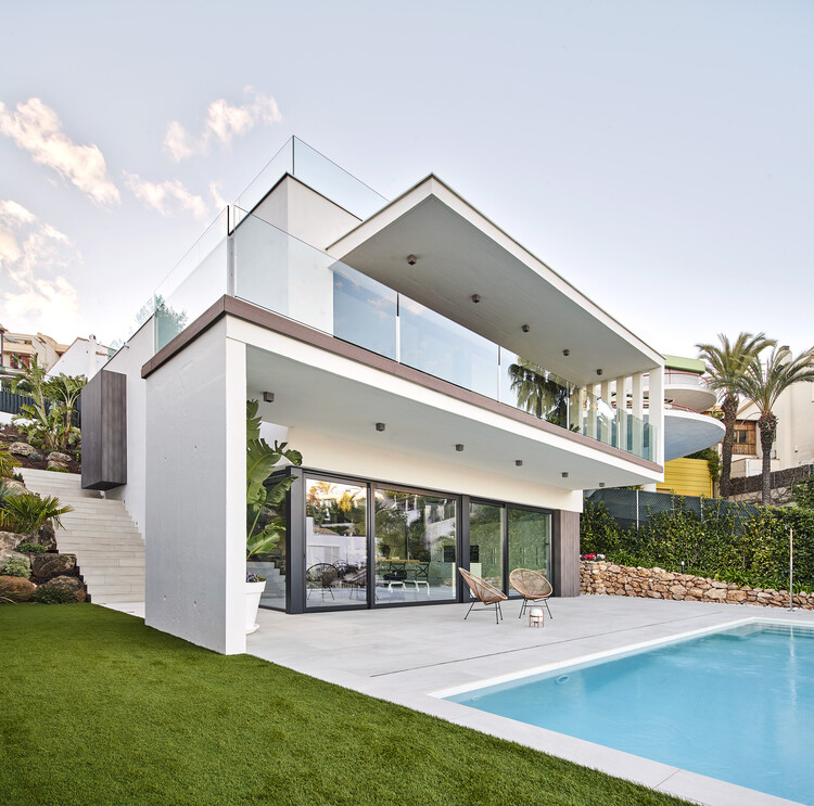 Casa PR / Guillem Carrera - Fotografía exterior, fachada, balcón, terraza interior