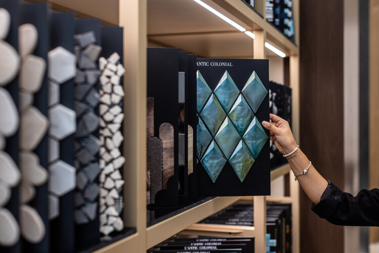 Tocar y ver materiales para diseñar: 4 moodboards sensoriales creados desde el showroom - Imagen 4 de 13