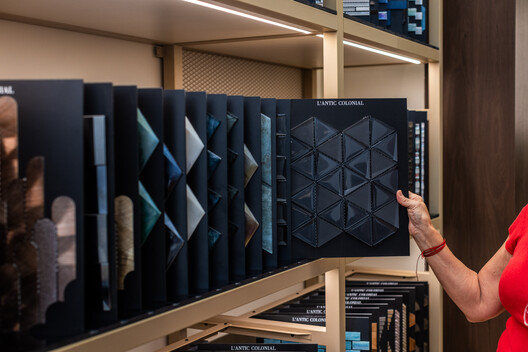 Tocar y ver materiales para diseñar: 4 moodboards sensoriales creados desde el showroom - Imagen 3 de 13