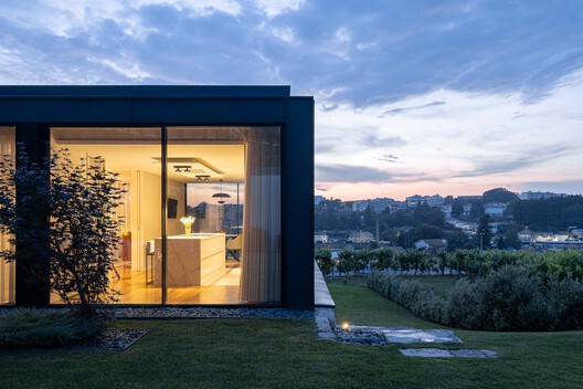 Casa da Encosta / Ricardo Azevedo Arquitecto - Imagem 29 de 32