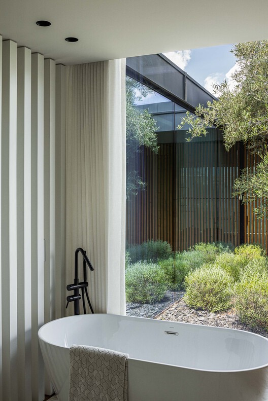 Casa da Encosta / Ricardo Azevedo Arquitecto - Fotografia de Exterior, Banheira, Banheiro