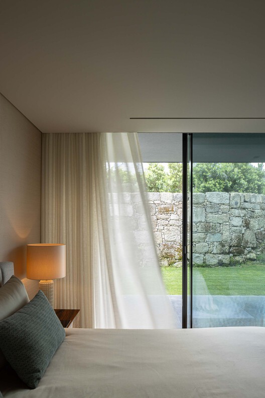 Casa da Encosta / Ricardo Azevedo Arquitecto - Fotografia de Interiores, Dormitório, Cama