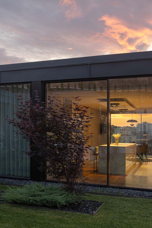 Casa da Encosta / Ricardo Azevedo Arquitecto - Imagem 25 de 32