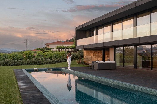 Casa da Encosta / Ricardo Azevedo Arquitecto - Fotografia de Exterior, Jardim, Aido