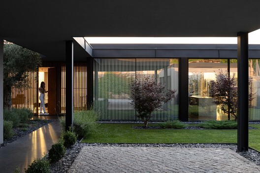 Casa da Encosta / Ricardo Azevedo Arquitecto - Imagem 18 de 32