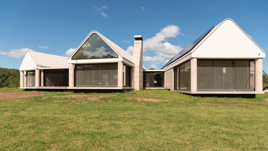 Earth by the River Residence / Luigi Rosselli Architects - Image 9 of 35