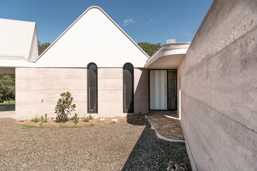 Earth by the River Residence / Luigi Rosselli Architects - Exterior Photography, Concrete