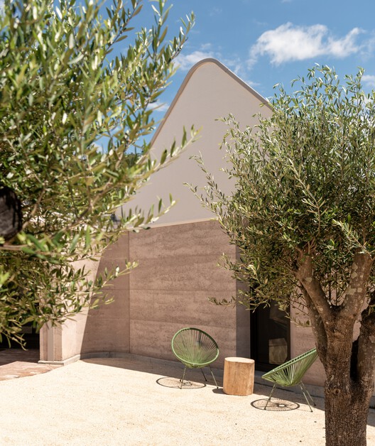 Earth by the River Residence / Luigi Rosselli Architects - Exterior Photography, Concrete, Garden
